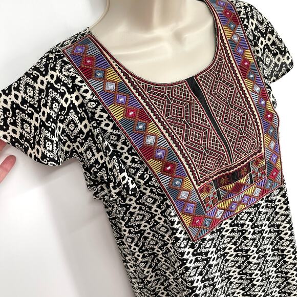 Collective Concepts NWT Flutter Sleeve Embroidered Dress SZ XS Black White Multi - Picture 2 of 8
